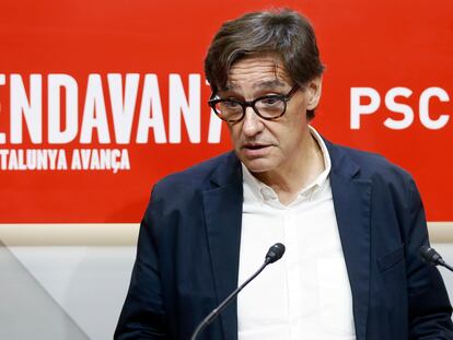 El primer secretario del PSC, Salvador Illa, durante la rueda de prensa posterior a la reunión de la ejecutiva del PSC. / ANDREU DALMAU (EFE)