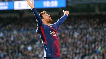 Maior artilheiro do clássico, Messi marcou mais uma vez no Bernabéu.