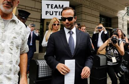 Papadopoulos sale, este viernes, del tribunal que lo ha condenado.