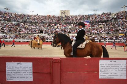 Tarde de toros en el anfiteatro romano de Arles.