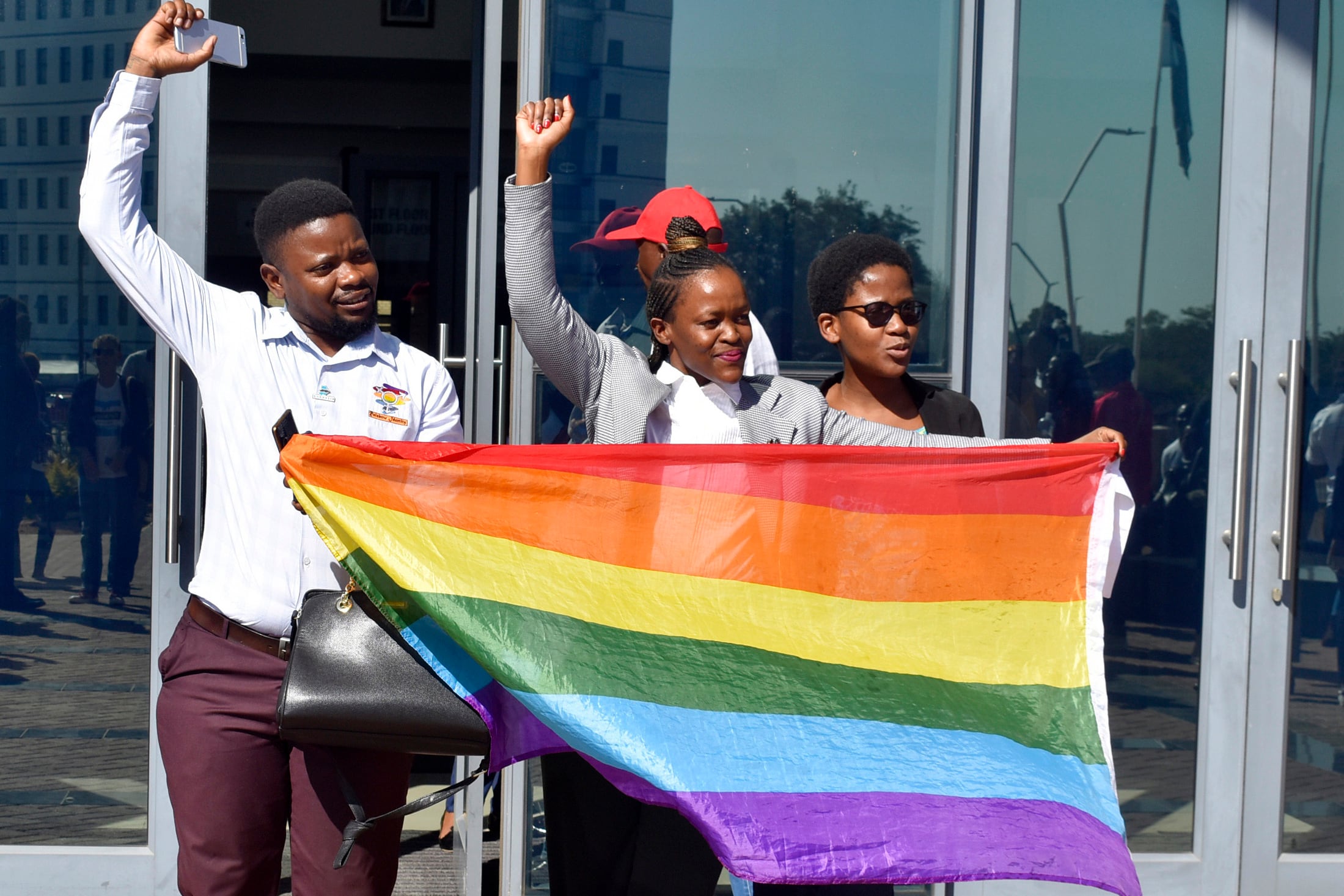 La batalla legal de una pareja de lesbianas negras de Botsuana marca un hito en África: “Nos queremos, y eso es lo único que importa”