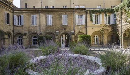 Im&aacute;genes del convento en Aix-en-Provence donde crear&iacute;a el museo.