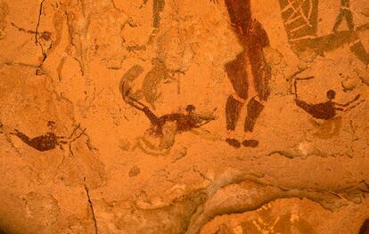 Interior de la cueva de los Nadadores, conocida como la “Capilla Sixtina del arte rupestre africano”.