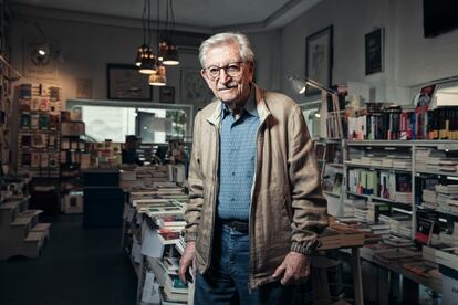 Abrasha Rotenberg, fotografiado en la librería Rafael Alberti de Madrid.