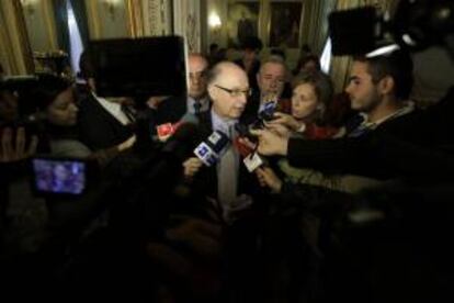 El ministro de Hacienda y Administraciones Públicas, Cristóbal Montoro (4d). EFE/Archivo