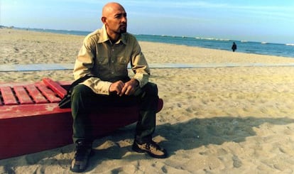 Pantani, en la playa de Cesenatico, semanas después de ganar el Toru del 98.