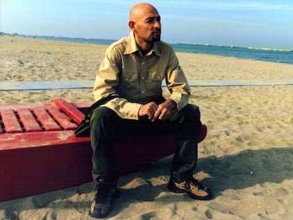 Pantani, en la playa de Cesenatico, semanas después de ganar el Toru del 98. 