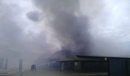 El incendio en la nave.