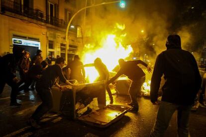 Incidentes en el barrio de Sants el miércoles.