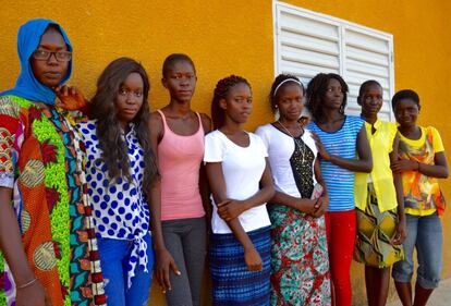 Las líderes del club EVF de la escuela secundaria de Mbodiène.