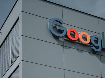 Logo de Google en un edificio