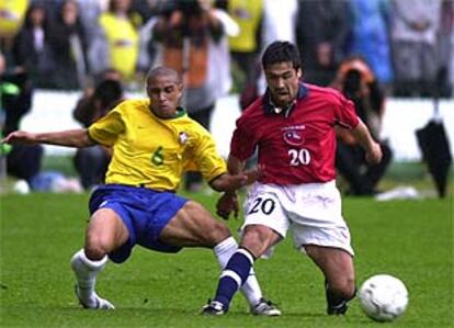 Roberto Carlos y Víctor Cancino en un momento del encuentro.