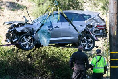 A SUV Genesis GV80 que o golfista americano Tiger Woods dirigia. 