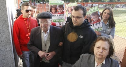 La familia Bretón entrando a la Audiencia de Córdoba el pasado mayo.