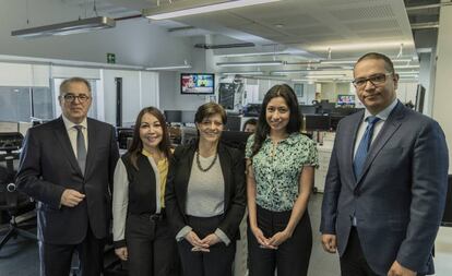 Jordi Valls, director de Suez en América Latina; Rocío García, investigadora de la UNAM; Blanca Jiménez, directora de la Conagua; Anaid Velasco, coordinadora de investigación de CEMDA, y Adrián Pedrozo, director del IMTA.