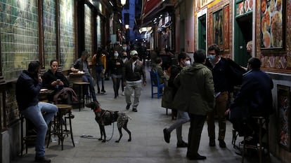 Ambiente en una calle del centro de Madrid, a principios de febrero.