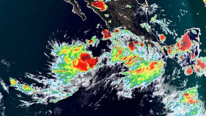 Mapa meteorológico del avance de 'Madeline' hacia las costas del Pacífico mexicano.