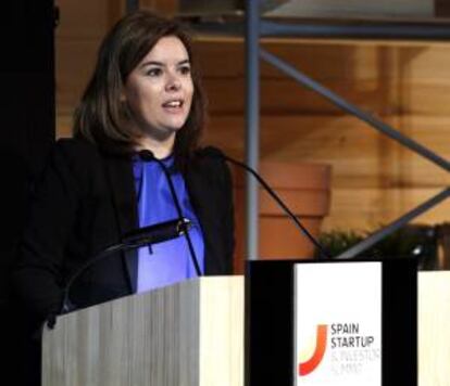 La vicepresidenta del Gobierno, Soraya Sáenz de Santamaría, durante su intervención hoy en la inauguración del encuentro Spain StartUp 2013, un foro que sirve para apoyar a los emprendedores.