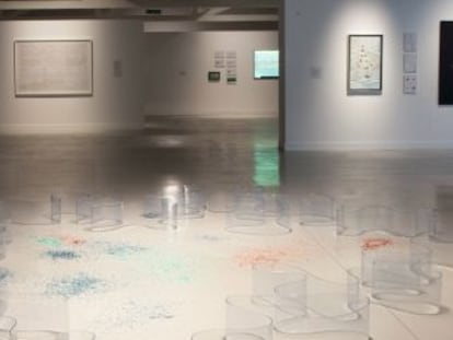 Vista de la exposici&oacute;n &#039;Diez historias y un paisaje. Jaime Serra&#039; en le Museo de Arte Contempor&aacute;neo Gas Fenosa. 