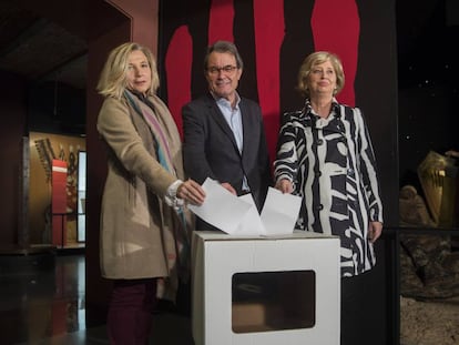 Acto previo al juicio contra Artur Mas, Irene Rigau y Joana Ortega por el 9N.