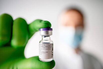 Una dosi de vacuna contra la covid de BioNTech i Pfizer.