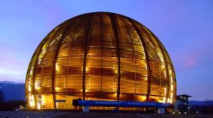 El Globo de la Ciencia y la Innovación, en la entrada del CERN
