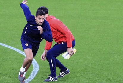 Jesus Navas durante el entrenamiento en Anfield.