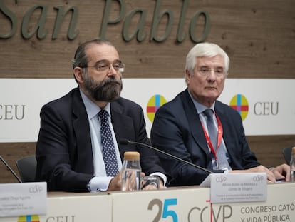 El presidente de la AdPC, Alfonso Bullón de Mendoza, durante la clausura del 25 Congreso de Católicos y Vida Consagrada, este domingo 19 de noviembre de 2023 en Madrid.