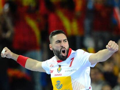 Valero Rivera celebra un gol frente a T&uacute;nez.