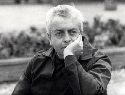 El escritor mexicano Jorge Ibargüengoitia, en 1982.