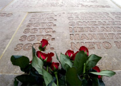 En el lugar del siniestro se ha inaugurado un monumento en recuerdo de los fallecidos: un monolito de bronce con el nombre y apellidos de los 62 fallecidos inscritos en mármol. La cercana ciudad de Macka acoge también desde hoy otra estatua de homenaje a las víctimas del accidente.