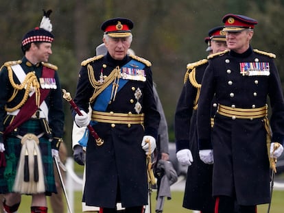 Britain's King Charles III inspects the 200th Royal Military Academy Sandhurst's Sovereign's Parade and presents the new Colours and Sovereign's Banner to the receiving Ensigns in Camberley, England, Friday, April 14, 2023.(AP Photo/Alberto Pezzali)

Associated Press/LaPresse
Only Italy and Spain