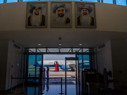 Una de las puertas de acceso al aeropuerto de Abu Dhabi, en una fotografía de enero de 2019.