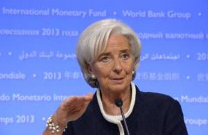 En la imagen, la directora gerente del Fondo Monetario Internacional (FMI), Christine Lagarde (c). EFE/Archivo.