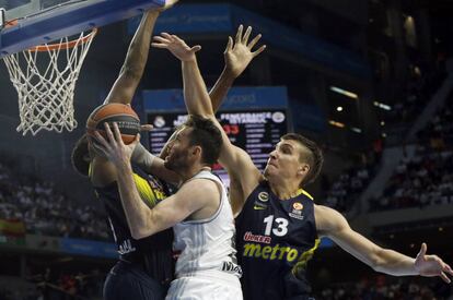 Rudy, ante Udoh y Bogdanovic