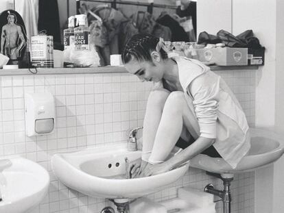 Ballerina in sink ( Bailarina en el lavabo), Londres, 2004