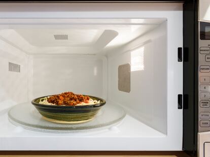 Gracias a sus diseños con superficies antideslizantes proporcionan una mayor estabilidad a la hora de calentar la comida. GETTY IMAGES.