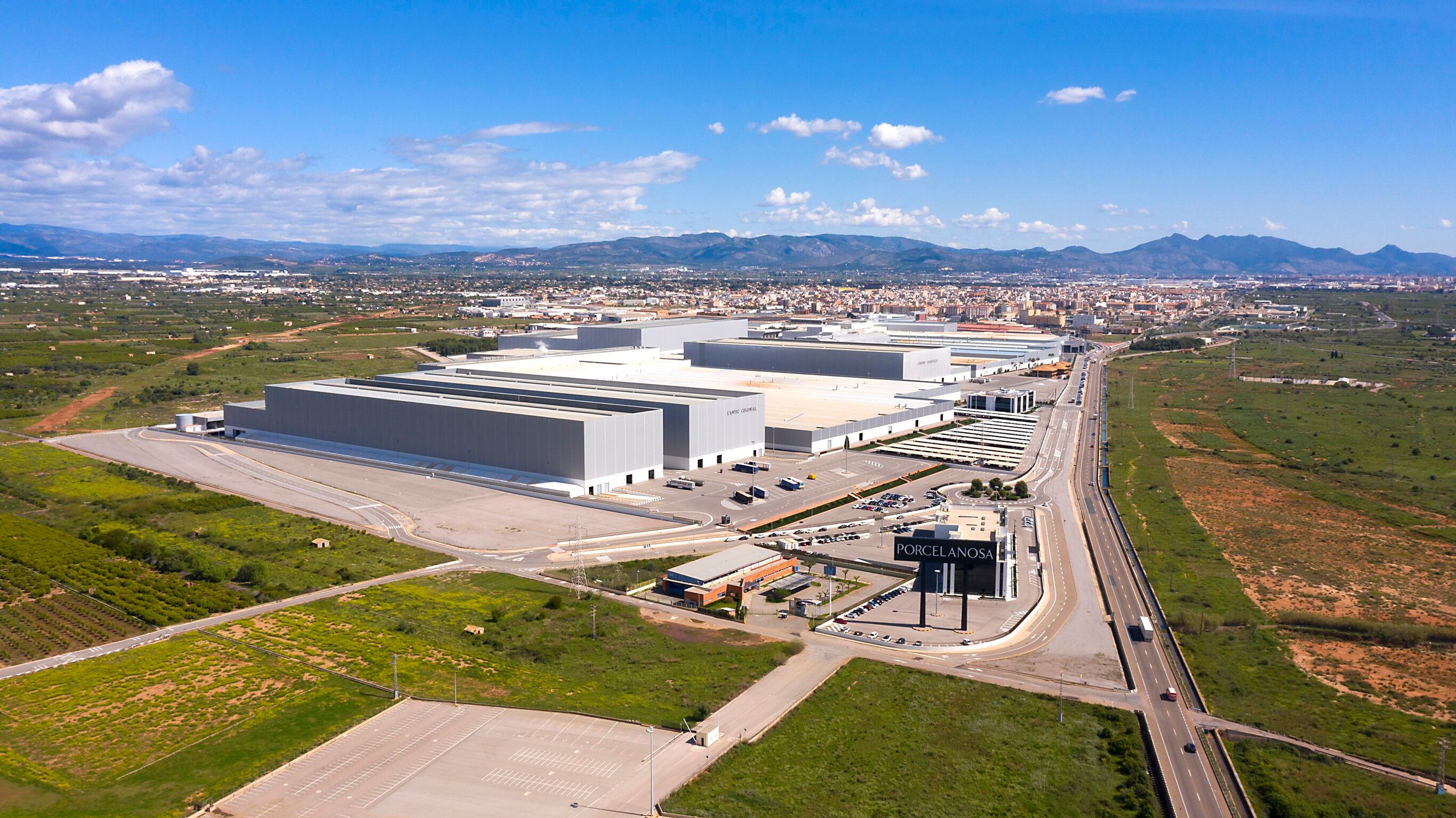 Porcelanosa suma 863 millones en ventas tras encajar la inestabilidad exterior con el tirón ibérico y la construcción industrializada