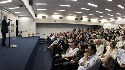 Ciro Gomes d&aacute; palestra na Universidade Municipal de S&atilde;o Caetano do Sul, em S&atilde;o Paulo, na noite de quarta-feira.