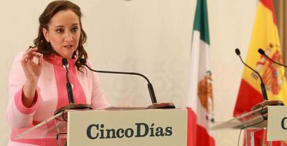 Claudia Ruiz Massieu, durante su charla este jueves en Madrid.
