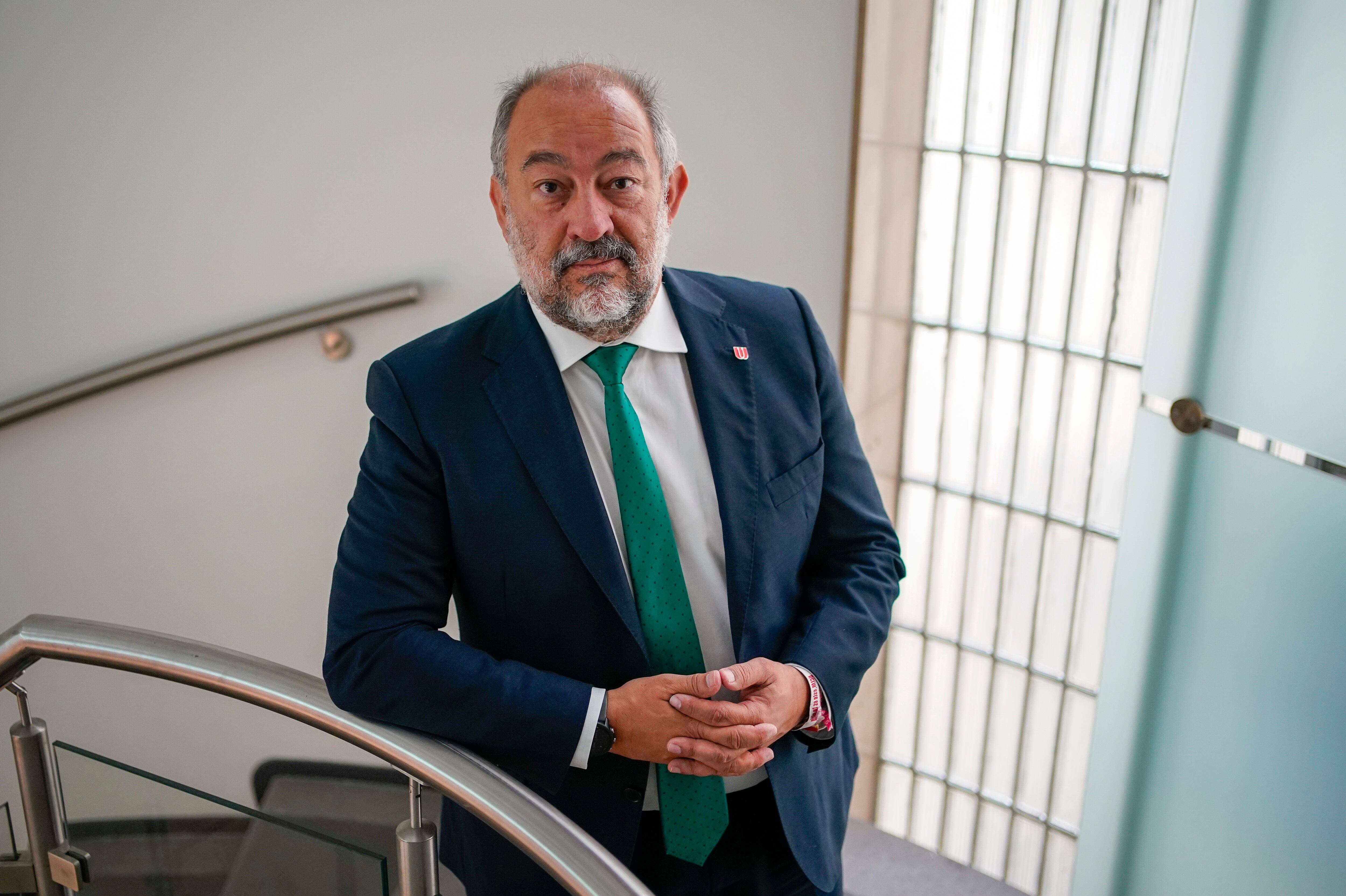Julián Garde, nuevo presidente de los rectores: “Hay una mezcla explosiva: el precio de los pisos se ha disparado y no hay suficientes residencias”