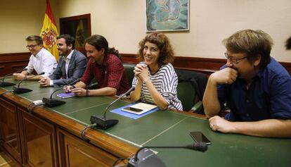 Xavier Domènech, a la derecha, el pasado lunes en el Congreso.