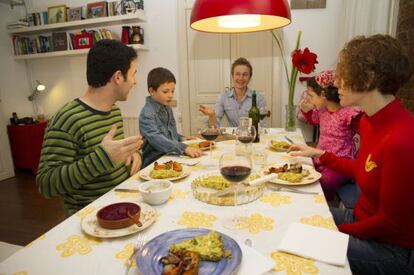 Una comida en una casa de particulares anunciada en el portal eatwith.com.