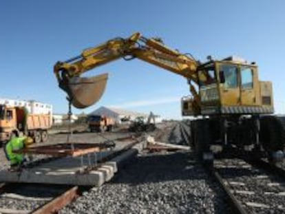 Imagen de 2009 de las obras de la l&iacute;nea de AVE que comunicar&aacute; Madrid y Lisboa a trav&eacute;s de Extremadura.