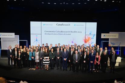 La Fundación La Caixa celebró ayer el acto de entrega de 25,3 millones de euros en ayudas a 33 proyectos de investigación en biomedicina y salud, que se llevarán a cabo en centros de investigación, hospitales y universidades de España y Portugal.