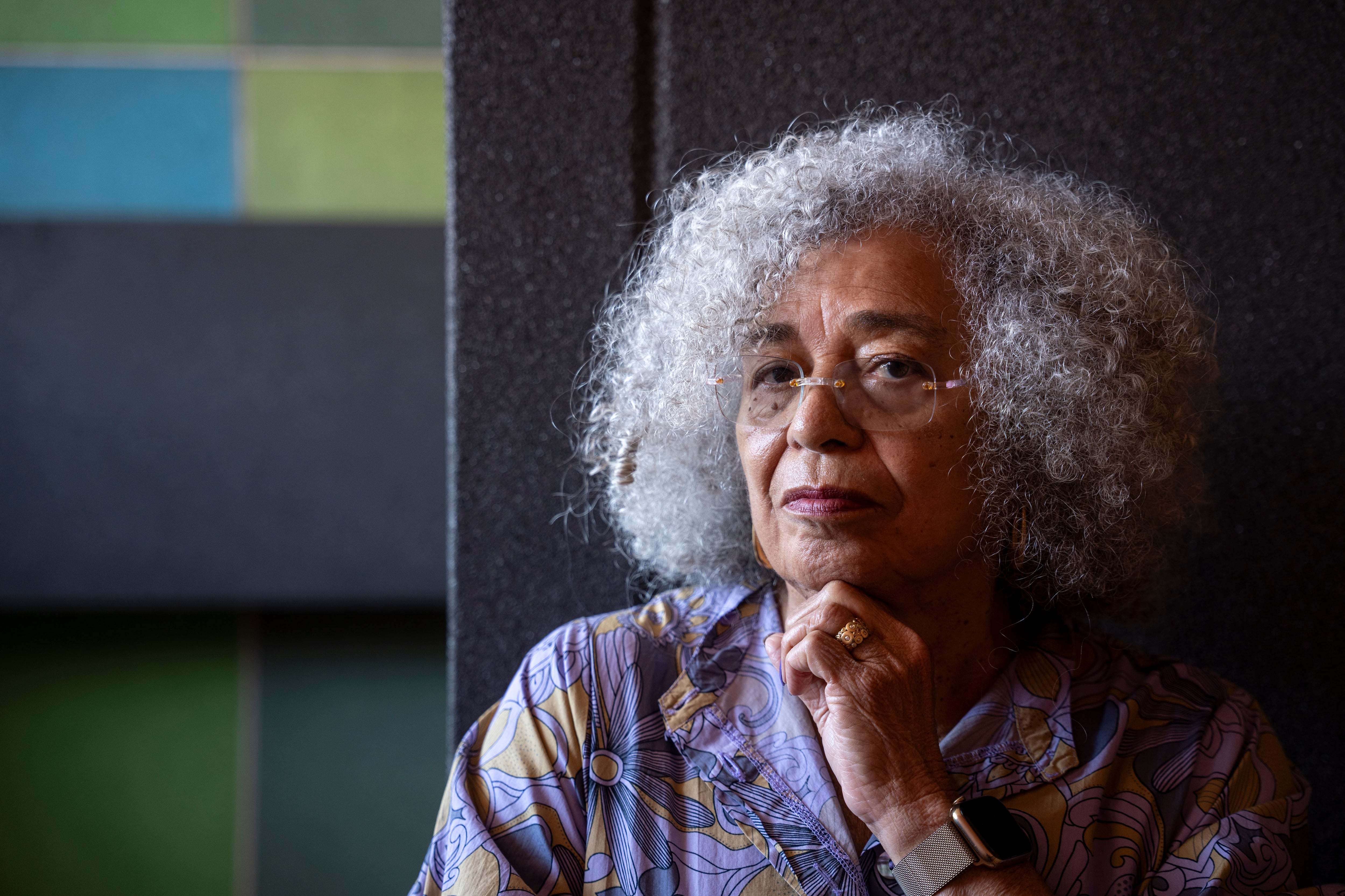Angela Davis: “Veo al fascismo infectar el Gobierno de Estados Unidos, pero estoy convencida de que es temporal”