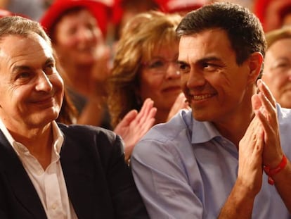 Sánchez junto a Zapatero, en un mitin este viernes.