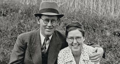 Peter Bang con su mujer, Kirsten.