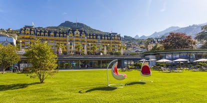 El Hotel Montreux visto desde el jardín.