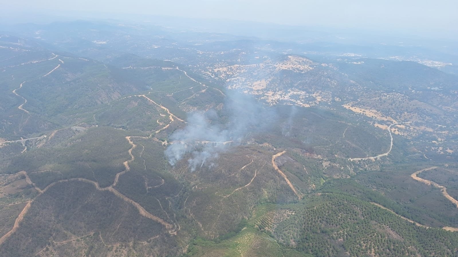 350 evicted due to a high-risk forest fire in the Sierra de Aracena and Picos de Aroche Natural Park 350 evicted due to a high-risk forest fire in the Sierra de Aracena and Picos de Aroche Natural Park